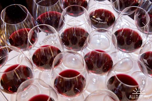 Фотоклипарт - Вино, бокалы с вином