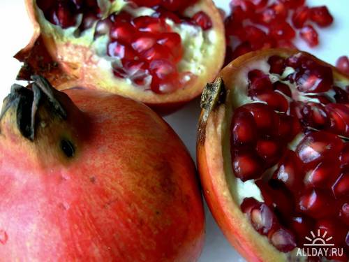 Fruits: pomegranates & garnets