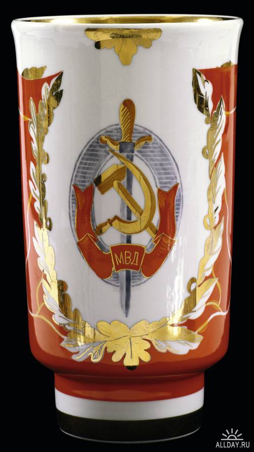Советский фарфор (часть II- тарелки, вазы, посуда, разное)
