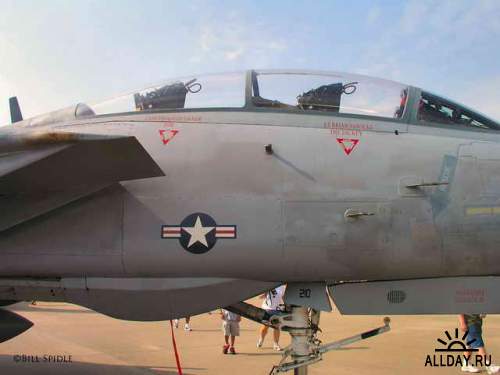 Фотообзор - американский палубный истребитель F-14B (162911) Tomcat