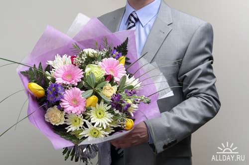Мужчина с цветами - Растровый клипарт | Man with flowers - UHQ Stock Photo