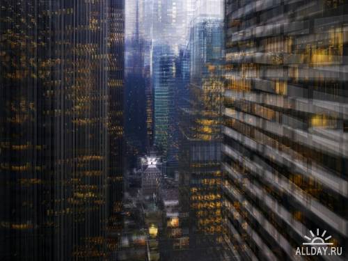 Zooming In and Out of New York by Alfonso Zubiaga