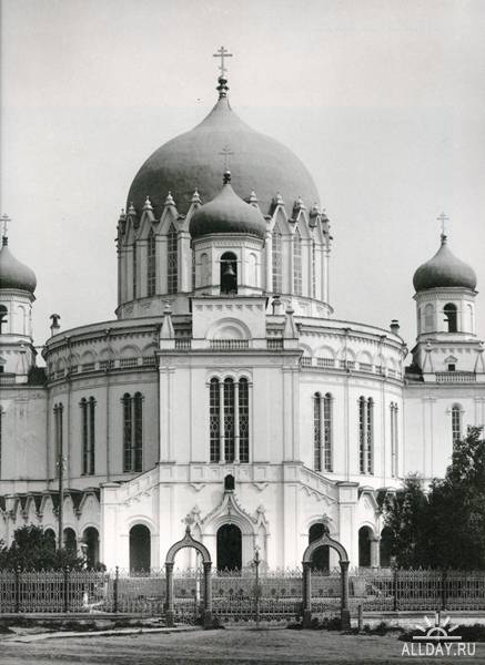 Фотограф Сергей Лобовиков (19 июня 1870, село Белая Вятской губернии — 1941, Ленинград)