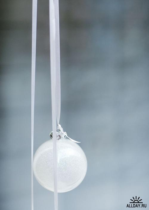 PhotoAlto - Christmas ornaments